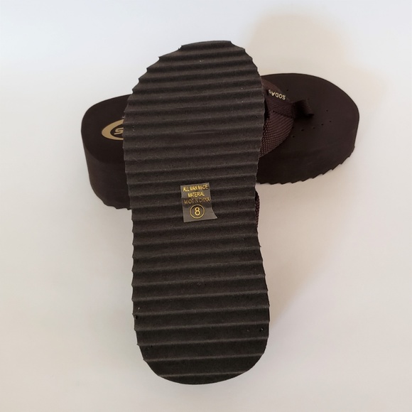 NEW Soda Brown Platform Flip Flops 8 - Picture 5 of 7